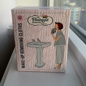🆕 2 Make-up Removing Cloths